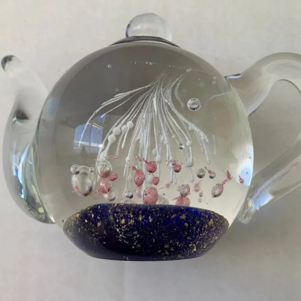 Teapod Paperweight Glass Dynasty Gallery Heirloom 4x3
